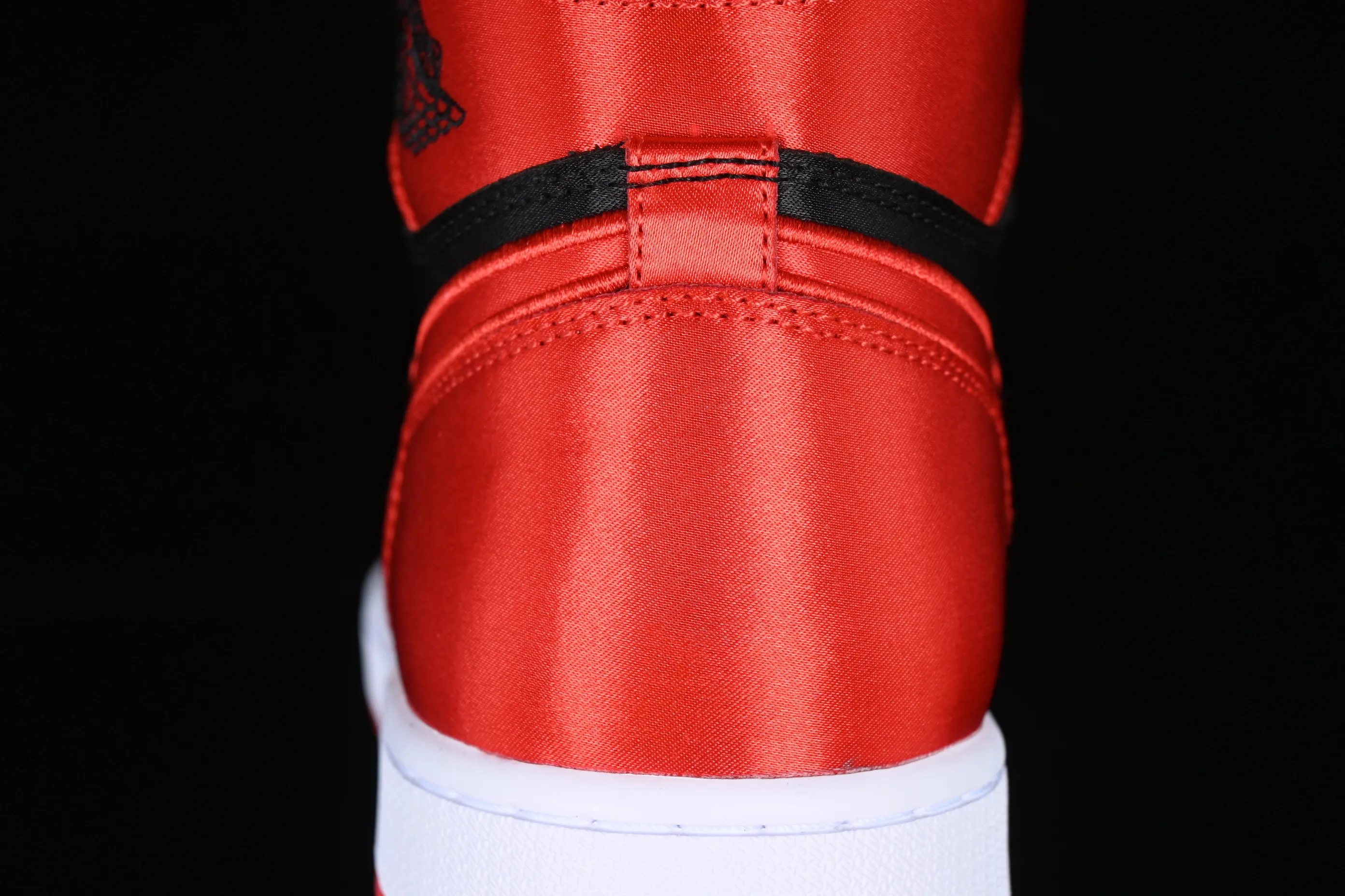 All Categories Air Jordan Jordan Series Basketball Shoes Air Jordan 1 High L Version Air Jordan 1 High OG "Satin Bred" AJ1 Joe 1 Silk Forbidden Wear FD4810-061